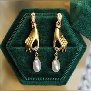 Elegant Gold and Pearl Drop Earrings